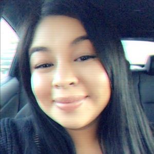 Meet your Posher, Andrea